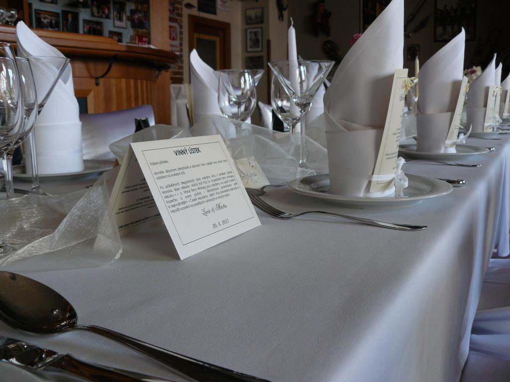 Hotel Agh 4*