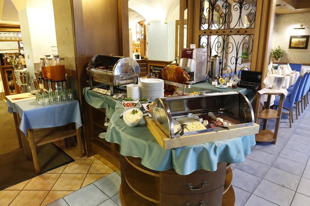Hotel Agh 4*