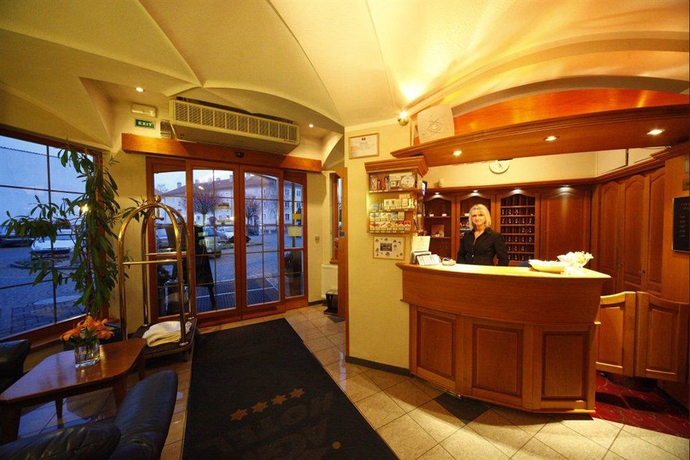 Agh Hotel