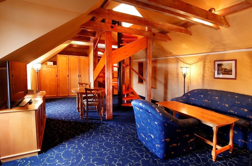 Agh Hotel 4*